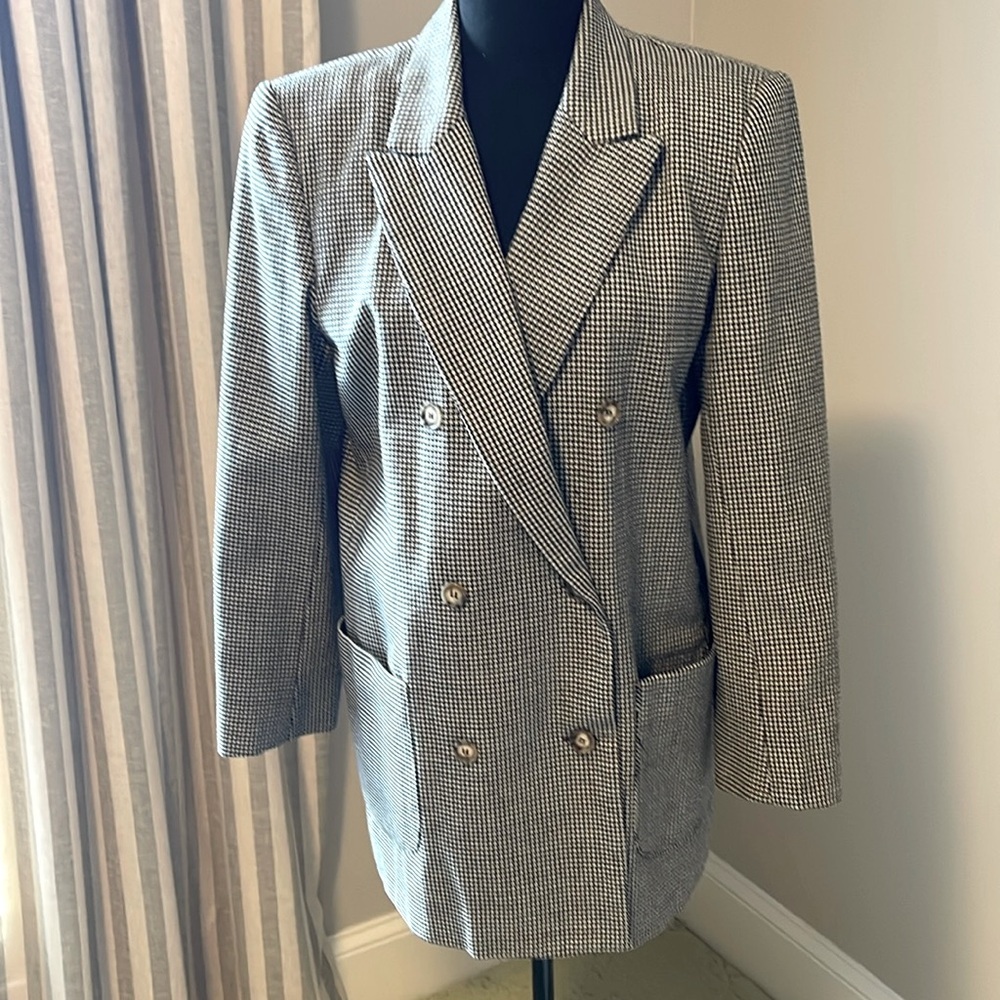Vintage blazer by Breeches in size 6.
